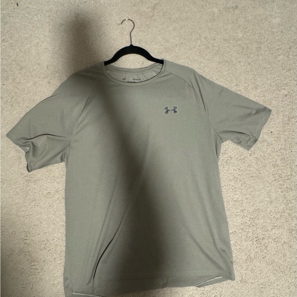 Under Armour Men's Gray T-Shirt